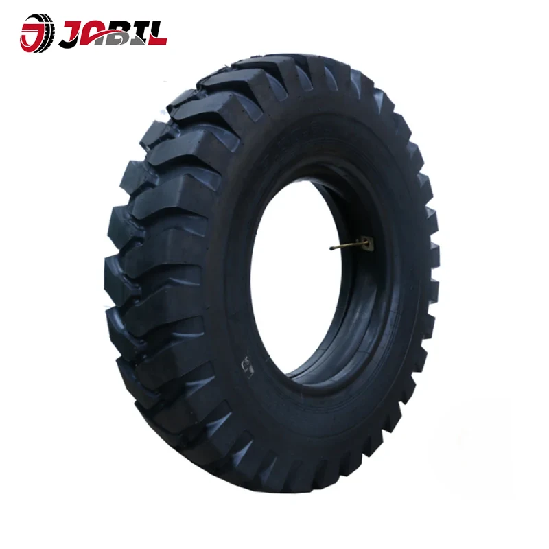 खुदाई करने वाला और ट्रेंचर टायर